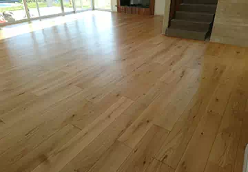 Proceso de hidrolaqueado de pisos de madera en Buenos Aires